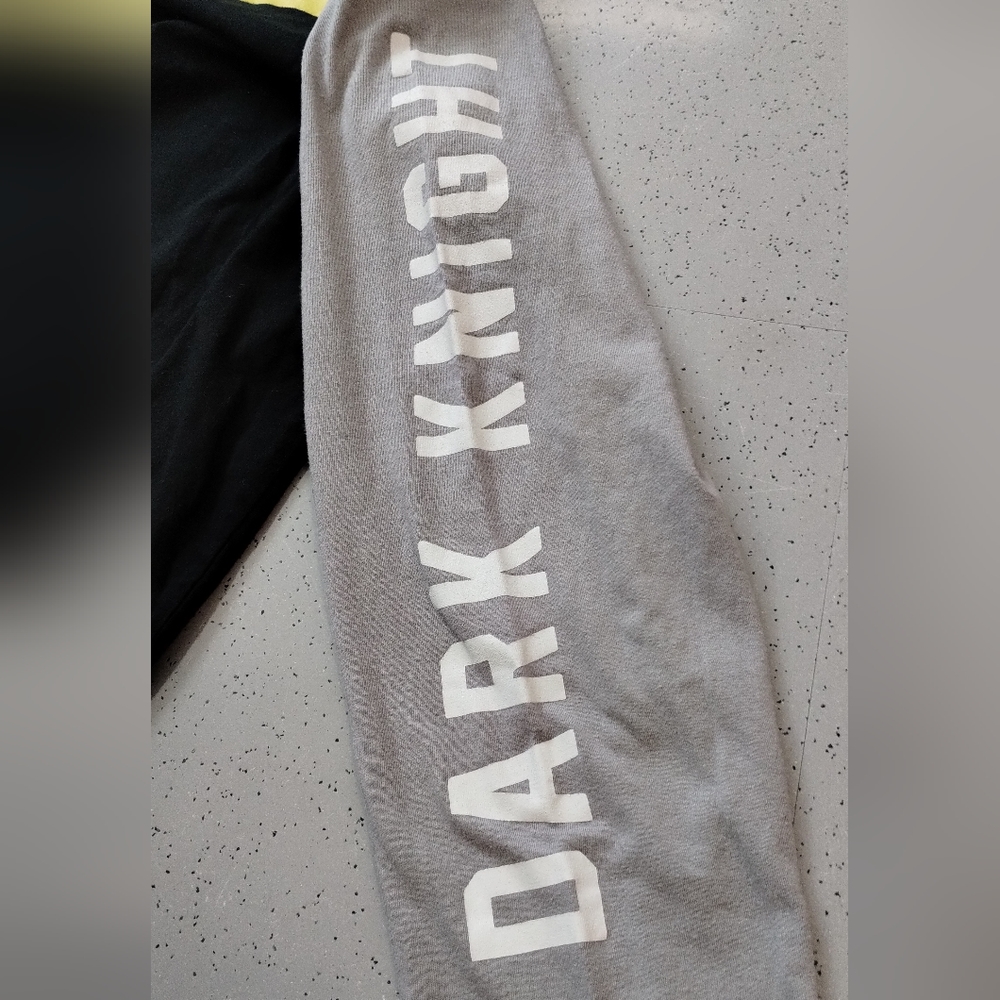 DC Comics The Dark Knight Batman  Long Sleeve Shirt  (Fading on Size Tag) - Picture 5 of 16
